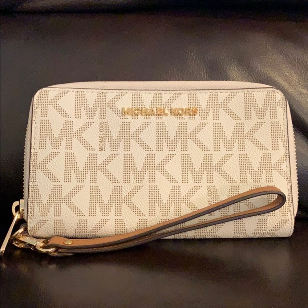 NWT Michael Kors Wallet - Picture 1 of 3